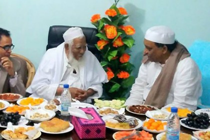 অসুস্থ আল্লামা শফীকে দেখতে গেলেন স্বরাষ্ট্রমন্ত্রী