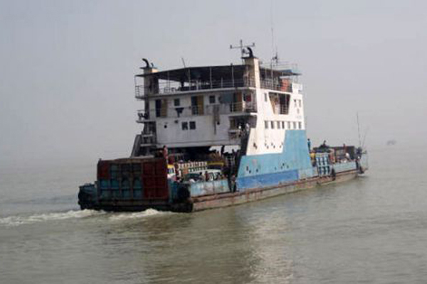 পাটুরিয়া-দৌলতদিয়া নৌরুটে ফেরি চলাচল শুরু