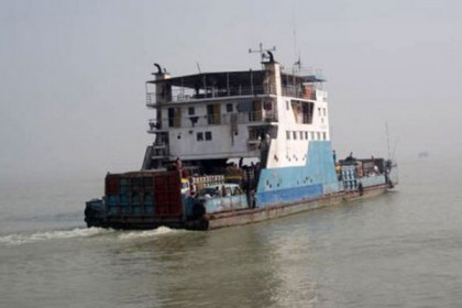 পাটুরিয়া-দৌলতদিয়া নৌরুটে ফেরি চলাচল শুরু