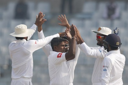 চতুর্থ দিন শেষে হারের শঙ্কায় বাংলাদেশ 