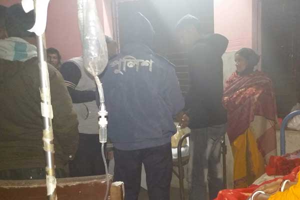 ঠাকুরগাঁওয়ের দুর্বৃত্তদের এসিড নিক্ষেপে ঝলসে গেছে গৃহবধূর শরীর!