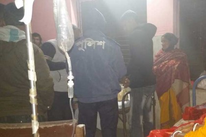 ঠাকুরগাঁওয়ের দুর্বৃত্তদের এসিড নিক্ষেপে ঝলসে গেছে গৃহবধূর শরীর!