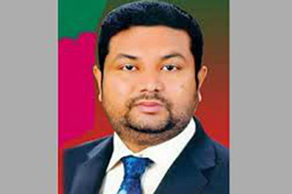 খালেদার জন্য অপেক্ষারত বিএনপির কেন্দ্রীয় নেতা আজাদ আটক
