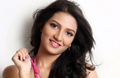 'তুই আমাকে আগলে রাখ' কাকে বললেন শুভশ্রী?