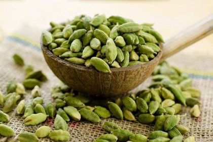 নিয়মিত এলাচ খেলে কমতে পারে যেসব অসুখ
