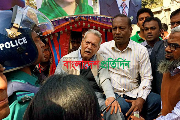খালেদার রায়ের দিন হঠাৎ রাজপথে কবীর হোসেন
