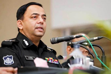 সাধারণ জনগণকে আতঙ্কিত না হওয়ার পরামর্শ র‍্যাব মহাপরিচালকের 