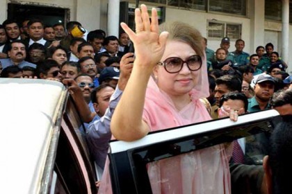 ১০টায় আদালতের উদ্দেশে রওনা দেবেন খালেদা
