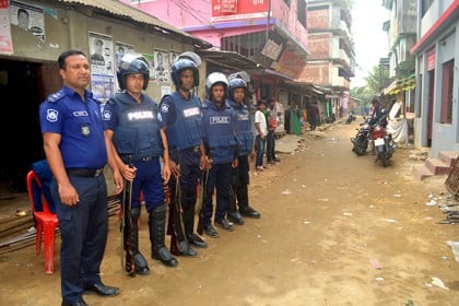 লামায় ঘরছাড়া বিএনপি, সতর্ক অবস্থানে পুলিশ