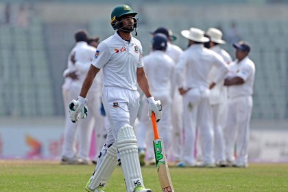 ৩ রানে শেষ ৫ উইকেট!