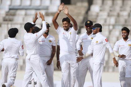 শুরুতেই লিটনের বিদায়, ব্যাকফুটে টাইগাররা