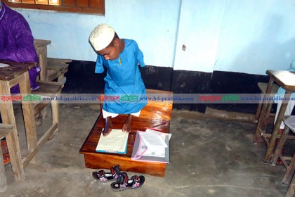 অভাবের সংসারে তবুও থেমে যায়নি বেল্লালের স্বপ্ন