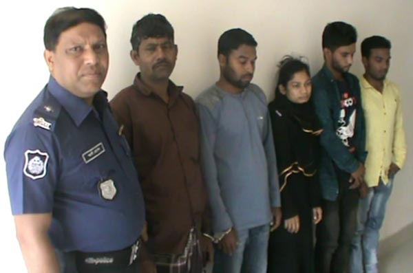 মাদারীপুরে প্রেমের ফাঁদে ফেলে অপহরণ, ৫ জন গ্রেফতার