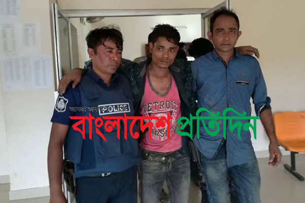 টেকনাফে গহীন অরণ্য থেকে অপহৃত যুবক ও অস্ত্র উদ্ধার, আটক ৩