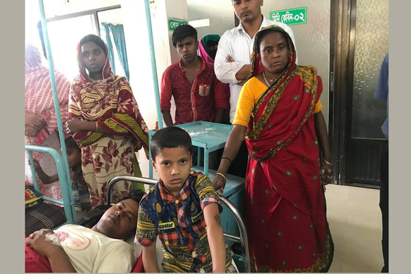 আশুলিয়ায় শিশুকে তুলে নিয়ে হাত-পা বেধেঁ নির্যাতনের অভিযোগ