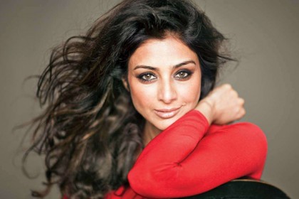 নায়িকার শাড়ি ইস্ত্রি করে দিয়েছিলেন পরিচালক!