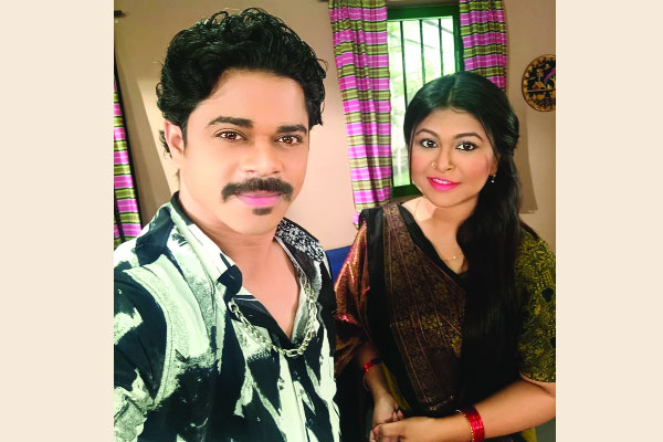চন্দন-নাফার মধ্যবর্তিনী