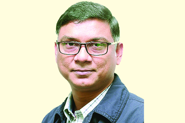দুই পাশের সার্ভিস রোড বাদ দেওয়া অযৌক্তিক