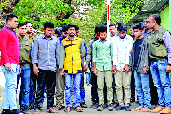ঘোষণা দিয়েই প্রশ্ন ফাঁস করে ওরা