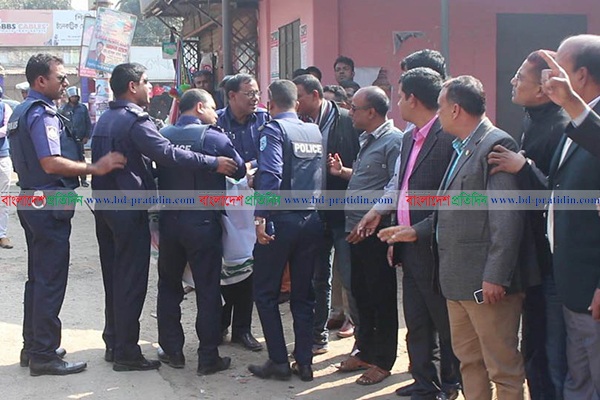 ঠাকুরগাঁওয়ে বিএনপি’র মানববন্ধনে পুলিশের বাধা  