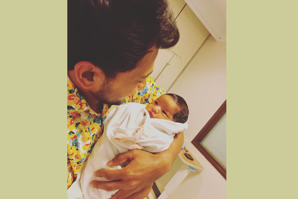 ছেলেকে পরিচয় করিয়ে দিলেন মুশফিক!