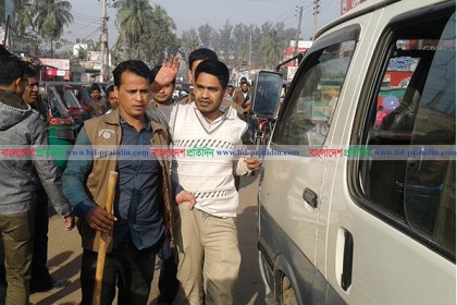 লক্ষ্মীপুরে পুলিশের ধাওয়ায় বিএনপির মানববন্ধন পণ্ড, আটক ৬ 