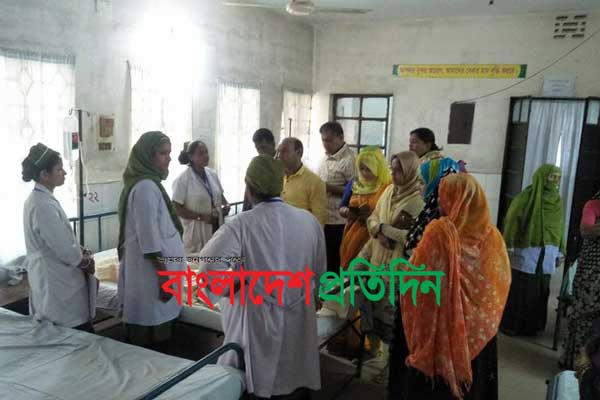 বহিষ্কার করায় পরীক্ষাকেন্দ্রে ছাত্রীর আত্মহত্যার চেষ্টা