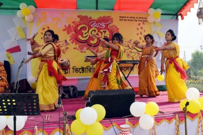 কুমিল্লা নগরীর গায়ে বসন্তের রঙ

