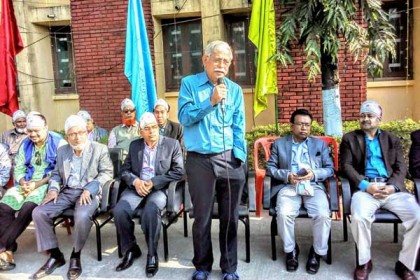 শিক্ষামন্ত্রীর পদত্যাগ প্রশ্নফাঁসের সমাধান নয়: জাফর ইকবাল