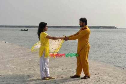 মাহিকে আদরে বলতে ইচ্ছে করে সাইমনের