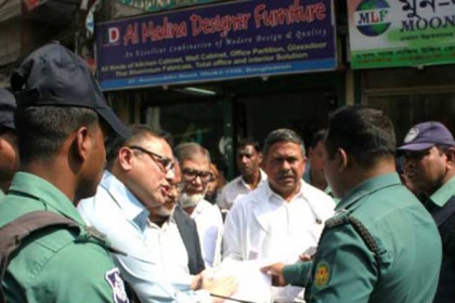 কারা ফটকে খালেদা জিয়ার ব্যক্তিগত চিকিৎসকরা