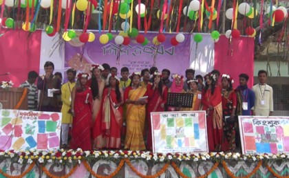 পঞ্চগড় মকবুলার রহমান কলেজে দুই দিনব্যাপী বসন্তের পিঠা উৎসব