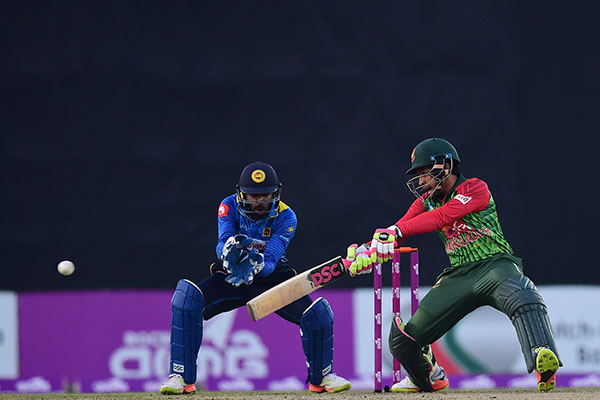 লঙ্কানদের সামনে টাইগারদের বিশাল টার্গেট