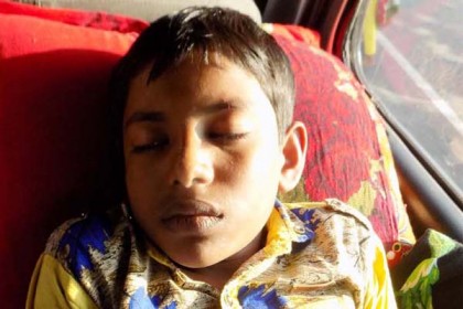 উজিরপুরে শিক্ষকের নির্যাতনে সপ্তম শ্রেণির ছাত্র হাসপাতালে ভর্তি 

