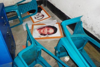 মির্জাপুরে বঙ্গবন্ধু ও প্রধানমন্ত্রীর ছবি ভাঙচুরের অভিযোগ

