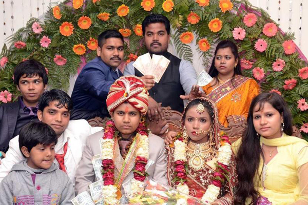 ফেসবুকে ছেলে সেজে দুই মেয়েকে বিয়ে, অতঃপর...!