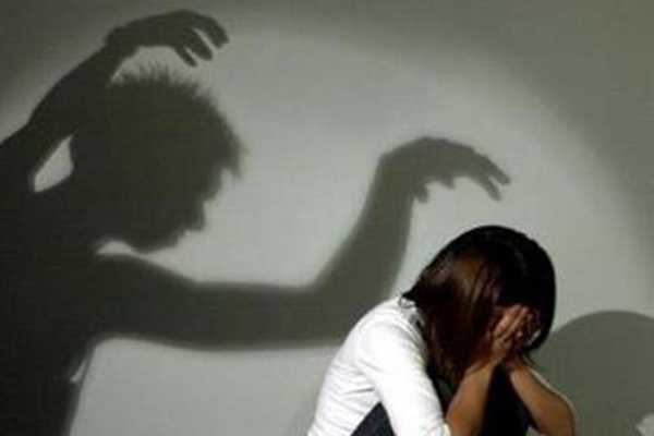 মেয়ের শ্লীলতাহানির দায়ে বাবার কারাদণ্ড

