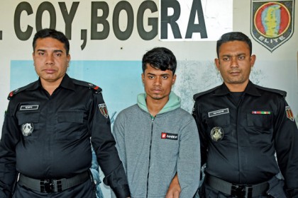 বগুড়ায় প্রশ্নপত্র ফাঁসকারী চক্রের সদস্য গ্রেফতার


