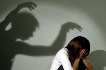 মেয়ের শ্লীলতাহানির দায়ে বাবার কারাদণ্ড

