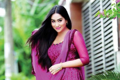 মমর 'উল্টো পিঠে ভালবাসা'