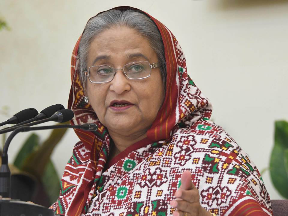 মন্ত্রী কি প্রশ্নফাঁস করতে গেছে?