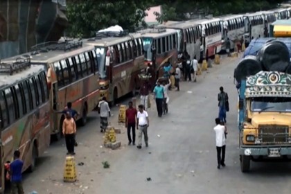 পাটুরিয়ায় ফেরি পারের অপেক্ষায় ৫ শতাধিক গাড়ি