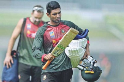 প্রধান কোচের ব্যাপারে মন্তব্য না করাই ভালো: মাহমুদউল্লাহ