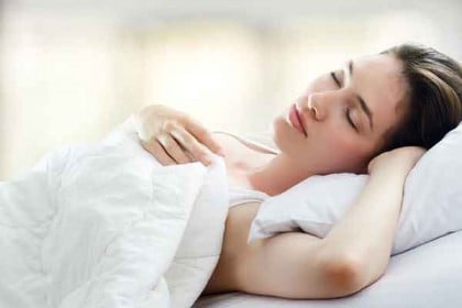 এক মিনিটেই ঘুমানোর সহজ উপায়