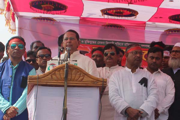 'জঙ্গি ও দুর্নীতির বিরুদ্ধে শেখ হাসিনা লড়াই করছেন'

