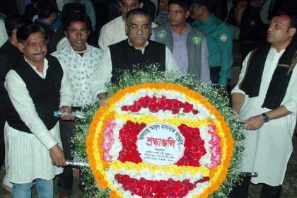 বরিশালে শহীদ মিনার নির্মাণের প্রতিযোগিতা