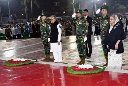 ভাষা শহীদদের প্রতি রাষ্ট্রপতি ও প্রধানমন্ত্রীর শ্রদ্ধা