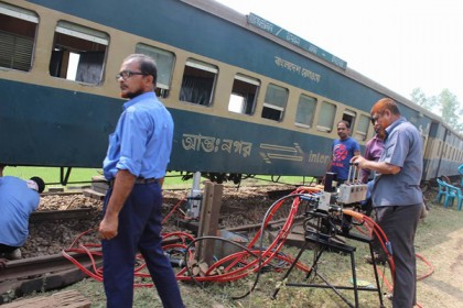 ১৫ ঘন্টা পর সিলেট রুটে ট্রেন চলাচল শুরু