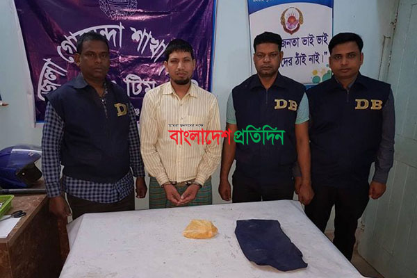 চাঁপাইনবাবগঞ্জে ৫০০ গ্রাম গানপাউডারসহ জেএমবি সদস্য আটক
