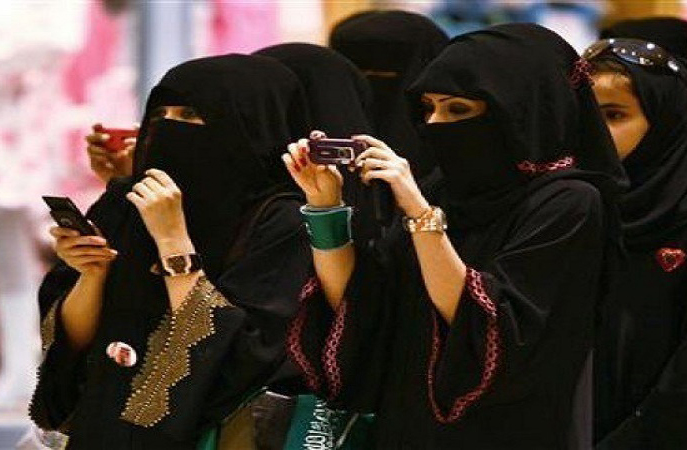 'সামরিক বাহিনীতে চাকরি করতে পারবে সৌদি নারীরা'